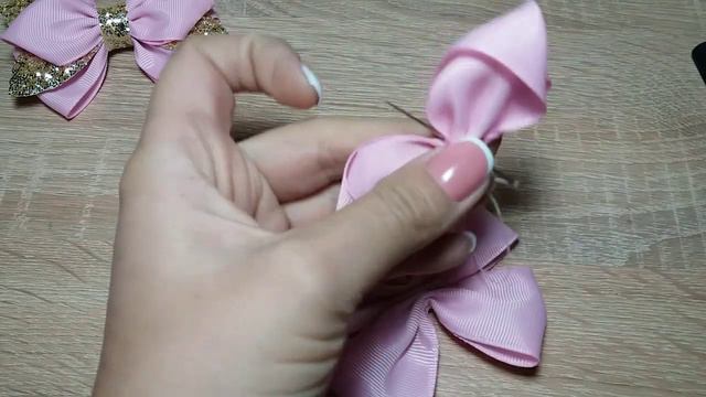 Бантики из КОЖИ и репса/ Как сделать бантики МК🎀/ DIY Easy Ribbon Bow Tutorial / Рукодельница DIY🎀 смотреть онлайн