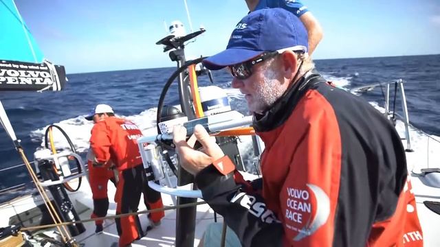 Boat Log - Leg 2: Day 9 - Equator Crossing смотреть онлайн