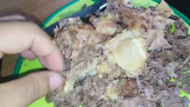 Корейский суп с говядиной, салат из огурцов с варёным мясом. смотреть онлайн