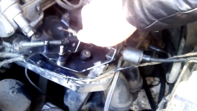 Залипает педаль газа. В чем причина? смотреть онлайн