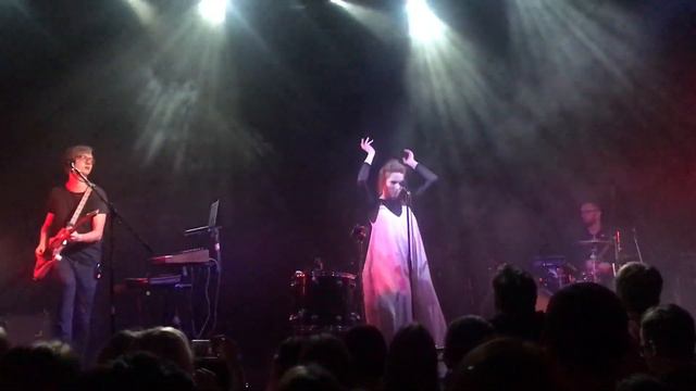 Обе две – Мальчик (Космонавт, СПб, 22/11/2018) смотреть онлайн