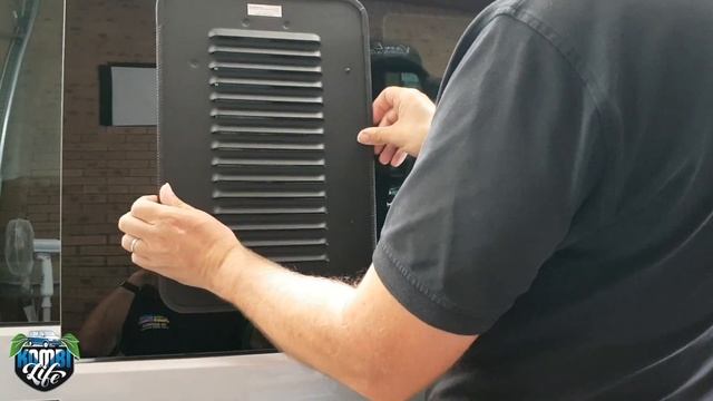 Security Ventilation Grill - How to install - Volkswagen Caddy смотреть онлайн