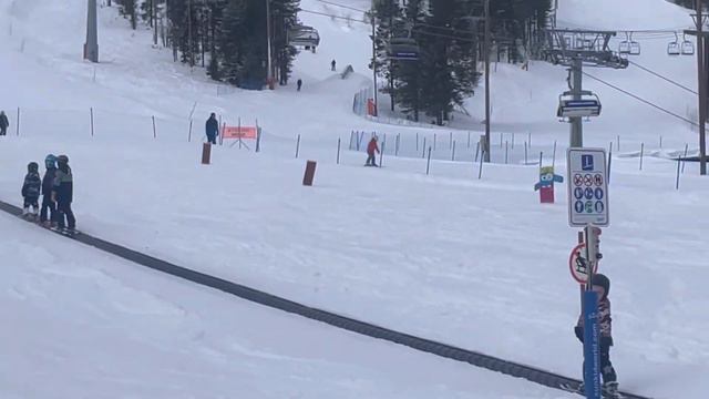 Дети на лыжах. смотреть онлайн