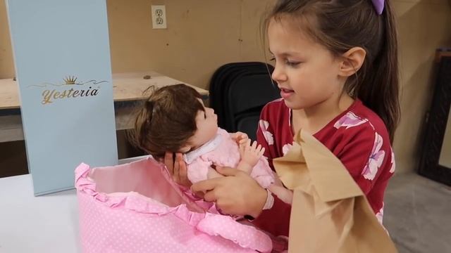 ??BABY DOLL ADOPTION CENTER TROUBLE⁉️?SPIDERS⁉️?CAN WE ADOPT THESE YESTERIA BABY DOLLS⁉️ ?⚖️ смотреть онлайн