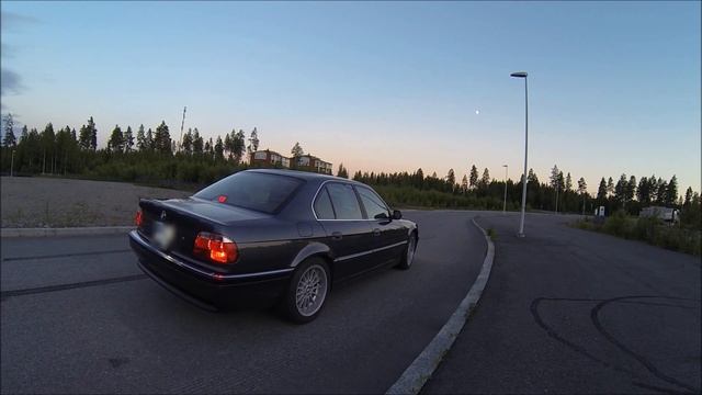 BMW 740 e38 acceleration sound смотреть онлайн