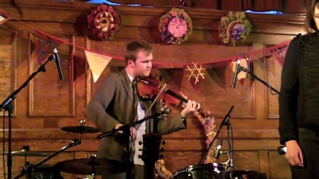 Fay Hield & the Fay Hield Trio perform "The Lover's Ghost" at Cecil Sharp House on 23 June 2011 смотреть онлайн