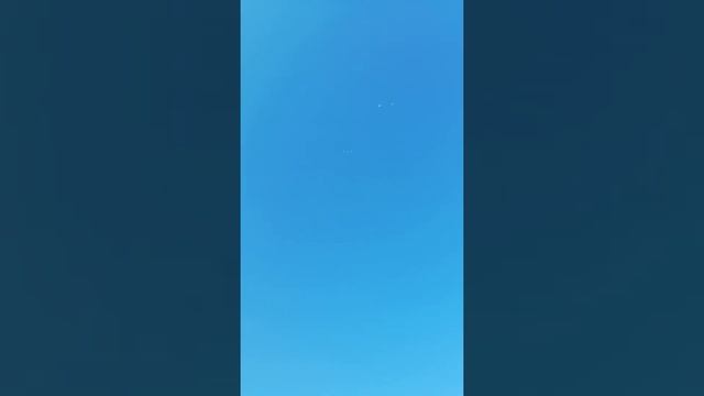 Желтенькие голуби в небе! смотреть онлайн