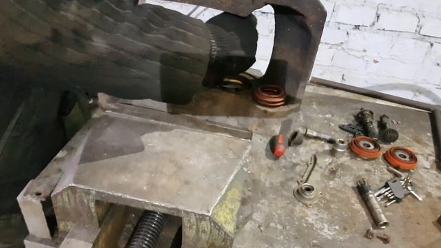 РЕМОНТ ТОРМОЗНОГО СУППОРТА KNORR!!! Разборка суппорта поэтапно. смотреть онлайн