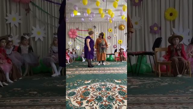 8 МАРТА смотреть онлайн