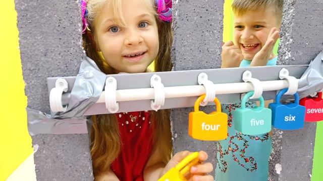 Diana and Roma in the Escape Room Challenge смотреть онлайн