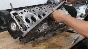 Isuzu Elf. Двигатель 4HF1. Рассухарился клапан, последствия. Капитальный ремонт.