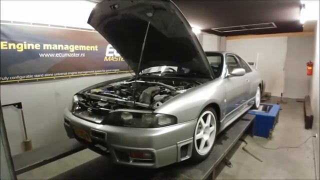 420HP Nissan Skyline R33 GTR UK-spec dyno run смотреть онлайн