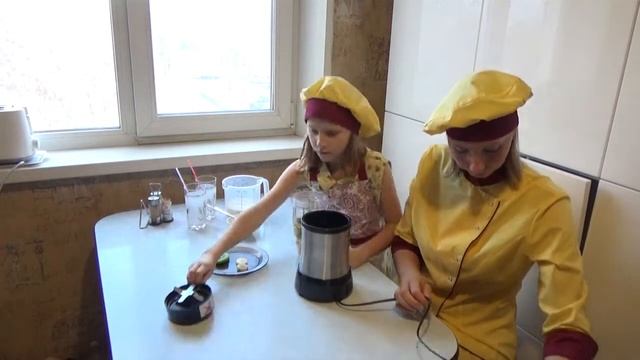 СМУЗИ ЯБЛОКО КИВИ БАНАН В БЛЕНДЕРЕ смотреть онлайн