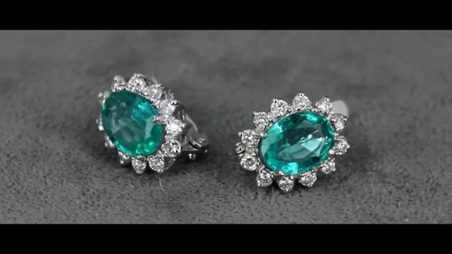 Бриллианты и изумруды в украшениях мировых брендов.