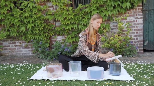 МЕДИТАЦИЯ 10 мин с кристальными чашами - Анна Аура #meditation #crystalbowls #медитация смотреть онлайн