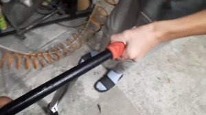 Как быстро и ровно надеть грипсы (резиновые ручки) на руль самоката или велосипеда.