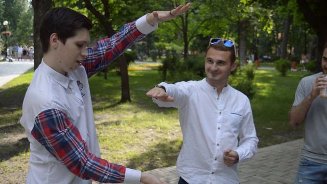 УМЕНЬШАЮ ПРЕДМЕТЫ КАК ЧЕЛОВЕК МУРАВЕЙ | AKT COMICS смотреть онлайн