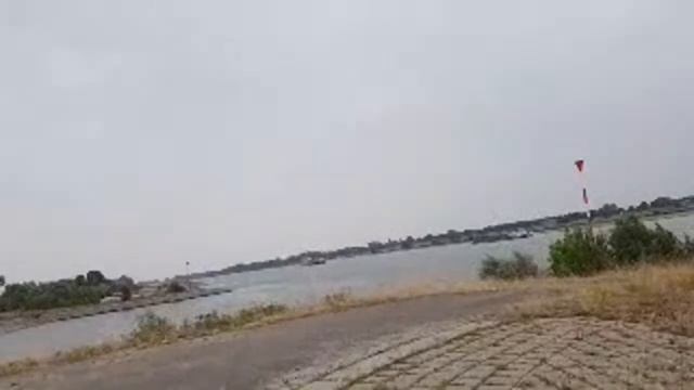 Пошёл на РЕЙН купаться, а тут бац и Русалка? смотреть онлайн