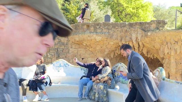 Barcelona Spain Parc Guell Tour смотреть онлайн