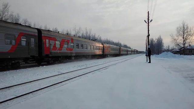 тепловоз ТЭП70-0280 с пассажирским поездом Приобье-Екатеринбург смотреть онлайн