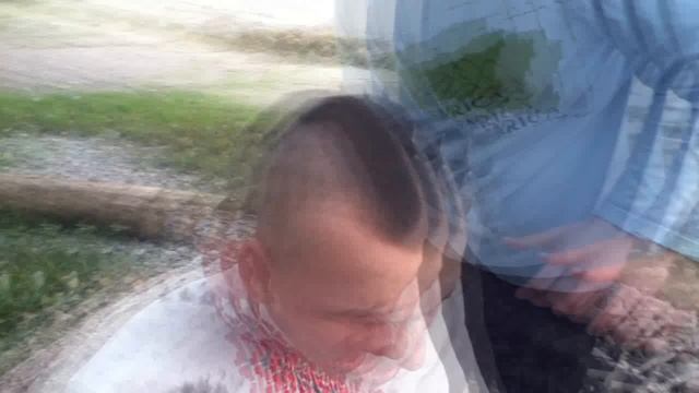 Стрижём ирокез "Tire" смотреть онлайн