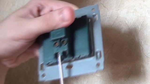 Видео: монтаж одноклавишного выключателя света с индикатором своими руками (Посылка с алиэкспресс) смотреть онлайн