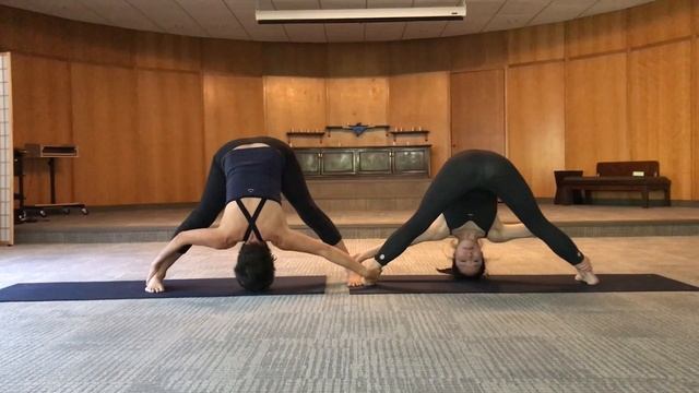 Partner Yoga with Elysabeth and Nan смотреть онлайн