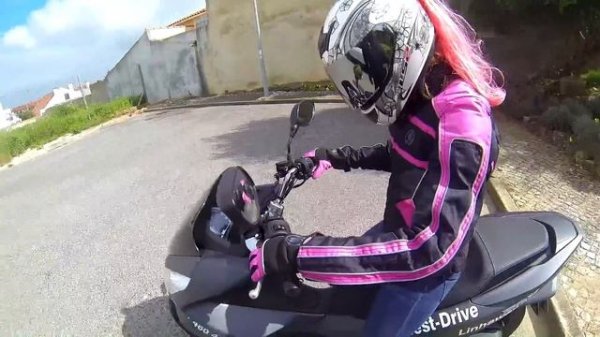 2014 Honda PCX 125 Review & Testdrive