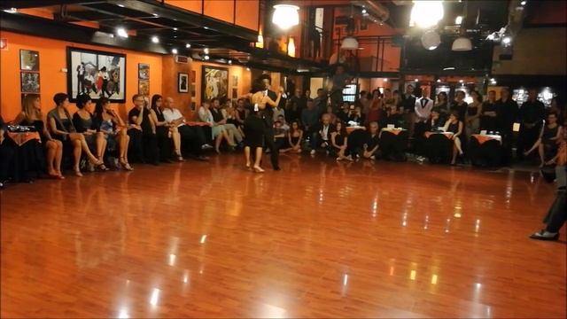 Milonga di Gala con Show dei Maestri de La Mariposa - Julio Alvarez y Yailet Suarez смотреть онлайн