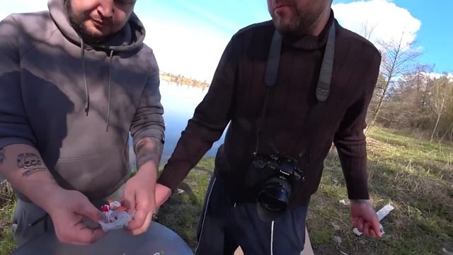 ДОМ ОТ ПОДПИСЧИКОВ ИЗ ПИЩЕВОЙ ПЛЕНКИ! ЖАРИМ МЯСО НА ПРИРОДЕ! смотреть онлайн