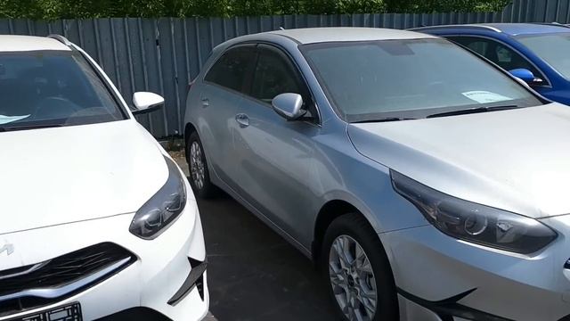 ВОТ ЭТО ПОВОРОТ! В РФ СКЛАДЫ ЗАБИТЫ НИКОМУ НЕ НУЖНЫМИ НОВЫМИ АВТОМОБИЛЯМИ! смотреть онлайн