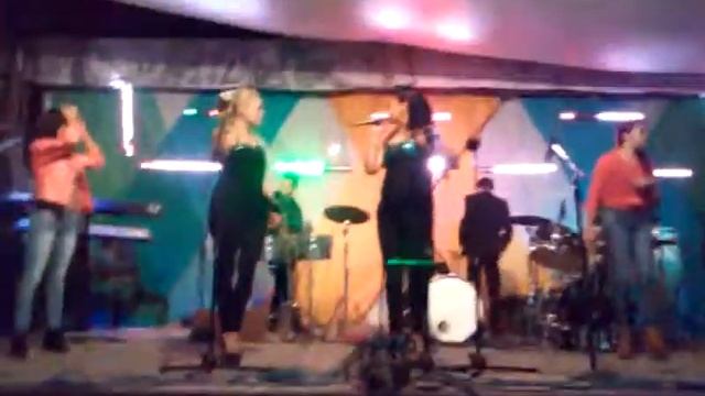 Renny & Yeyetzy's(3) смотреть онлайн