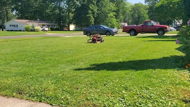 Autonomous lawn mower GPS guided law mower pixhawk cube and sabertooth motor controller self drivin смотреть онлайн