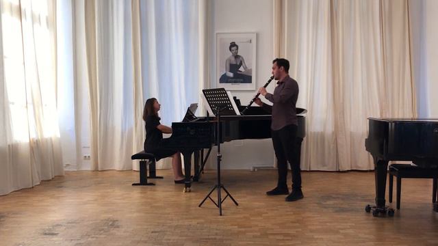 II e III Mov. da Sonata para Clarinete No.1, Op.120 No. 1 em Fá menor do compositor Johannes Brahms смотреть онлайн