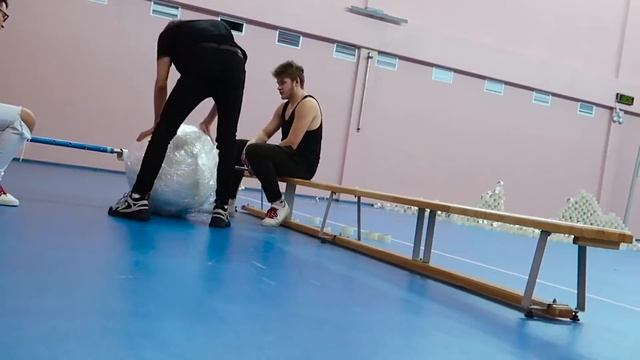 СДЕЛАЛ ШАР из 1000 СКОТЧЕЙ ! смотреть онлайн