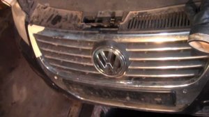 Volkswagen Passat В6  Решетка радиатора . Как снять