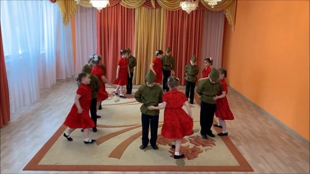 МАДОУ 134 Танцевальный коллектив Росинка танец В лесу прифронтовом 1 смотреть онлайн
