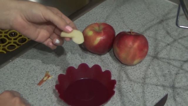 ЧЕМ КОРМИТЬ ХОМЯКА? ФРУКТЫ. ЯБЛОКО. смотреть онлайн