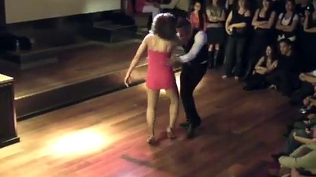 Bailando Bachata Tanja (La Alemana) y Jorge (Ataca) смотреть онлайн