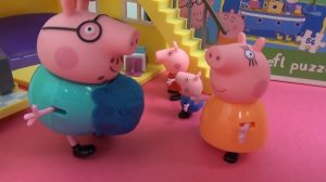 Свинка Пеппа Укол для папы свина у доктора