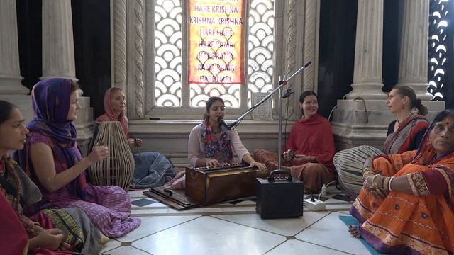 Srila Prabhupada Samadhi Kirtan_27.10.2022 смотреть онлайн
