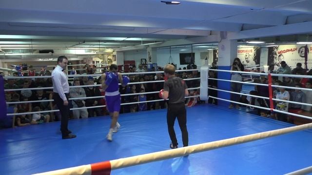 Показательный бой Руслан Зуев vs Фаик Гасанов БК Южный смотреть онлайн