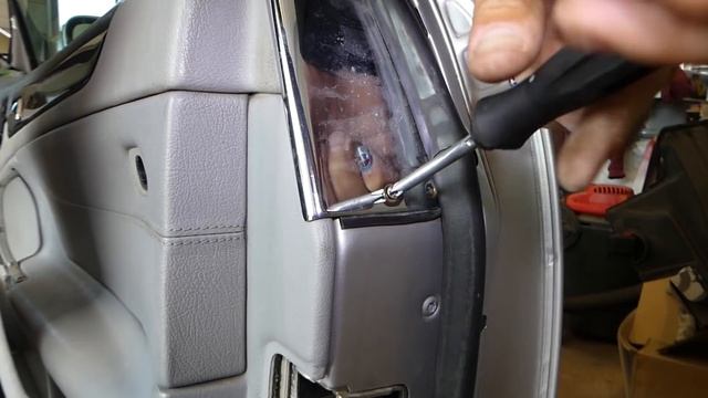 MERCEDES CLK W208 FRONT DOOR SPEAKER REMOVAL REPLACEMENT CLK320 CLK430 CLK230 CLK200 смотреть онлайн