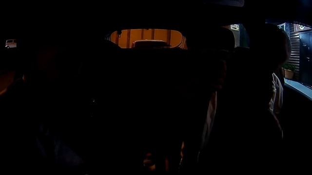 Оставили большие чаевые. Сколько дают чаевые таксисту в России. Интересный пассажир такси смотреть онлайн