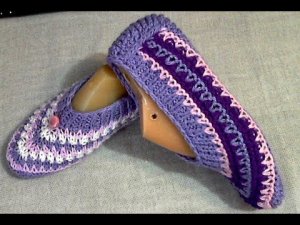 Следки двумя спицами без шва из остатков пряжи.