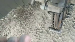 Замена передних тормозных колодок Mitsubishi Outlander XL