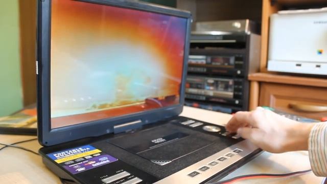 Портативный DVD плеер Pioneer 1680D смотреть онлайн