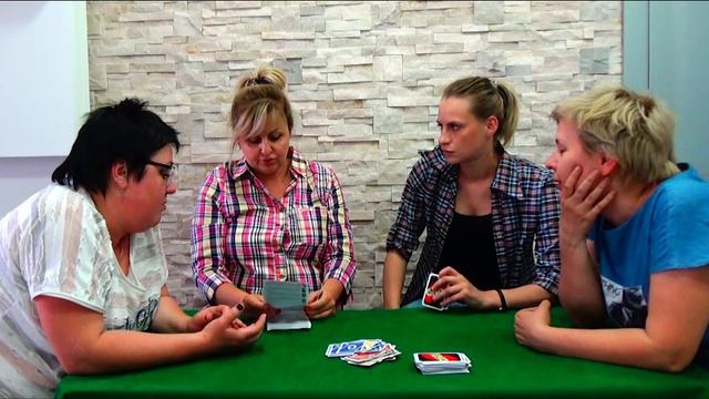 UNO. Обзор настольной игры УНО. Как играть в уно.