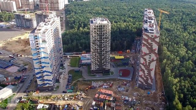 ЖК «Белые росы» (аэросъемка: 04.08.2016) смотреть онлайн