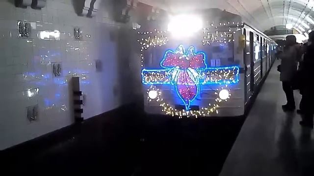 Новогодний поезд смотреть онлайн